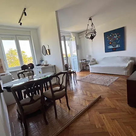 Sweet House Retro Lägenhet *